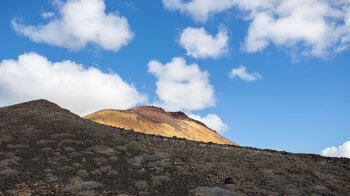 gelb-roter Gipfelkrater des Montaña Amarilla