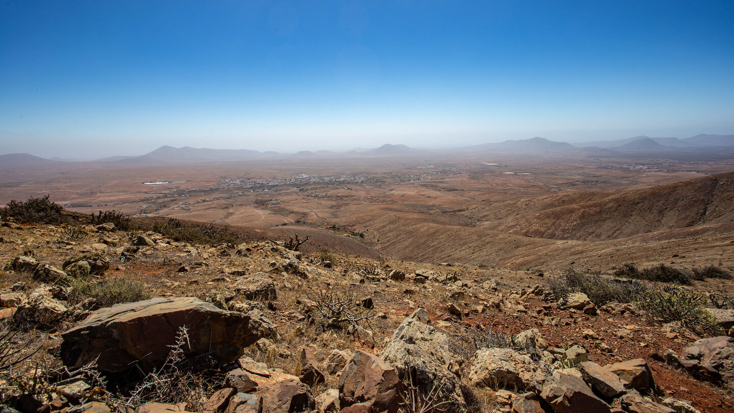 unglaublicher Weitblick vom Höhenwanderweg über die Ebene von Antigua