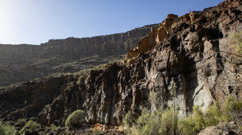 Felsklippen entlang der Tauro-Schlucht