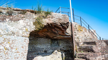 Felskammern in der Burganlage der Falkenburg