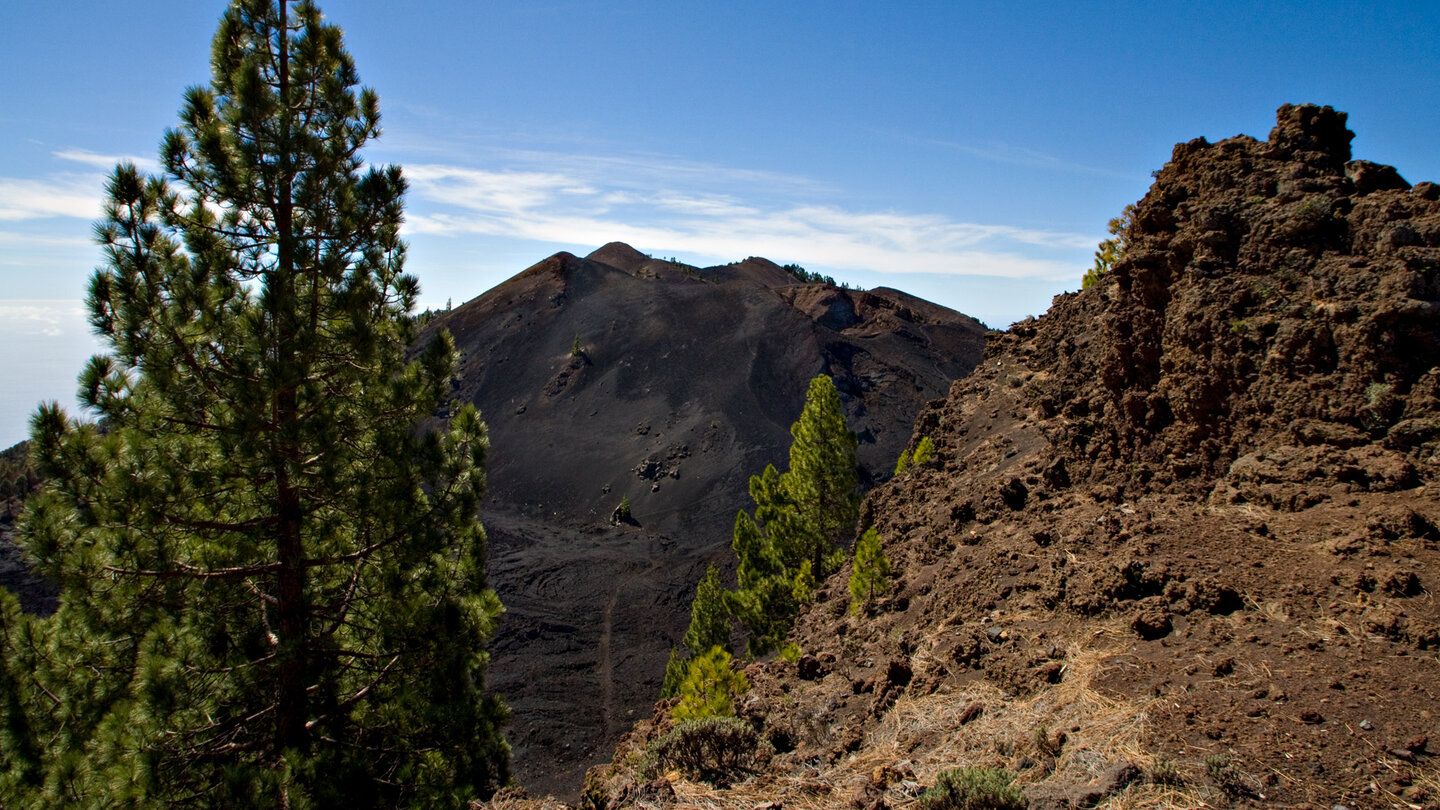 natürlicher Aussichtspunkt über die Vulkanlandschaft