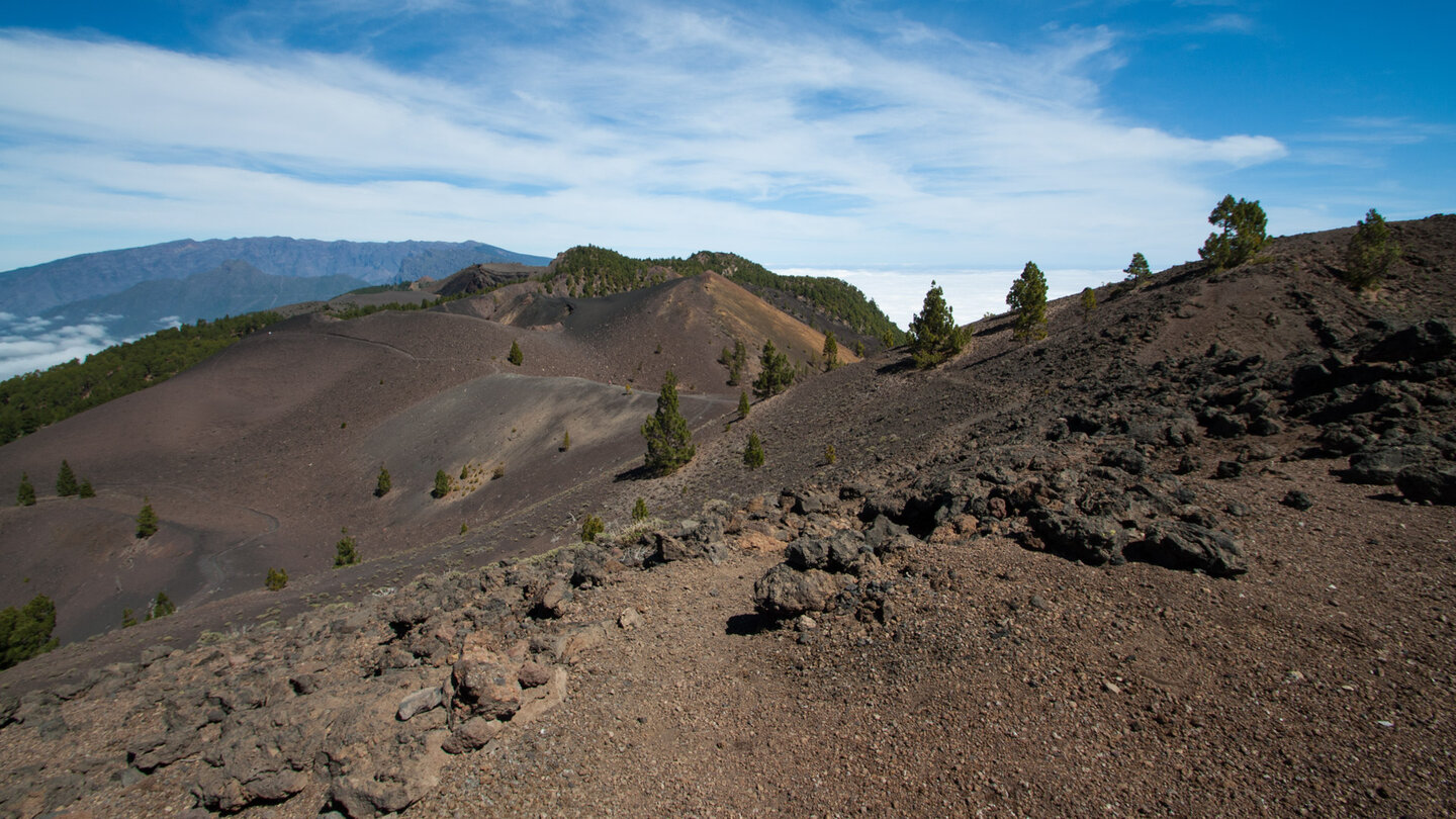 Blick vom Deseada entlang der Vulkanroute zur Caldera de Taburiente