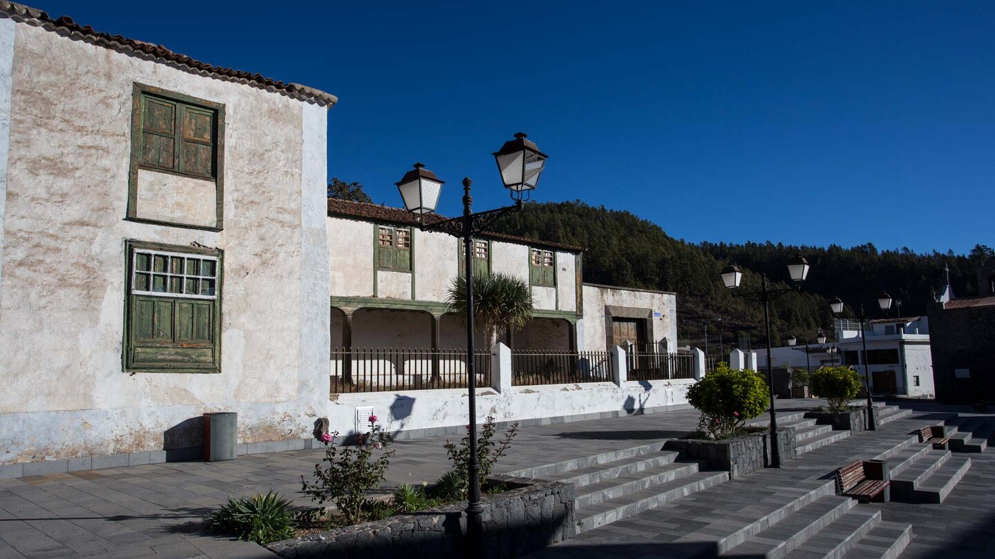 Ziel der Wanderung ist die idyllische Plaza San Pedro in Vilaflor Ziel der Wanderung ist die Plaza San Pedro in Vilaflor