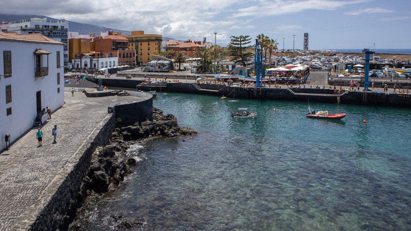 Blick über die Hafenanlage von Puerto de la Cruz