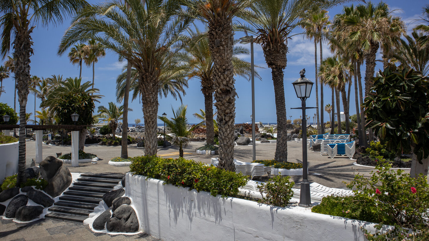 Blick von der Strandpromenade hin zum Atlantik in Puerto de la Cruz