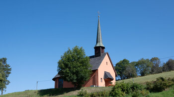 die Heilig-Kreuz-Kapelle in Fischbach