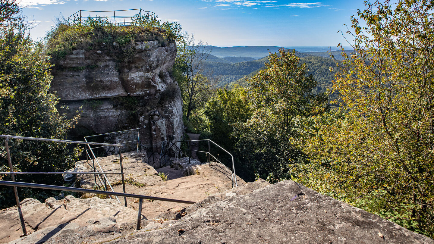 getrennte Felsen bildeten das Fundament der Burg Loewenstein