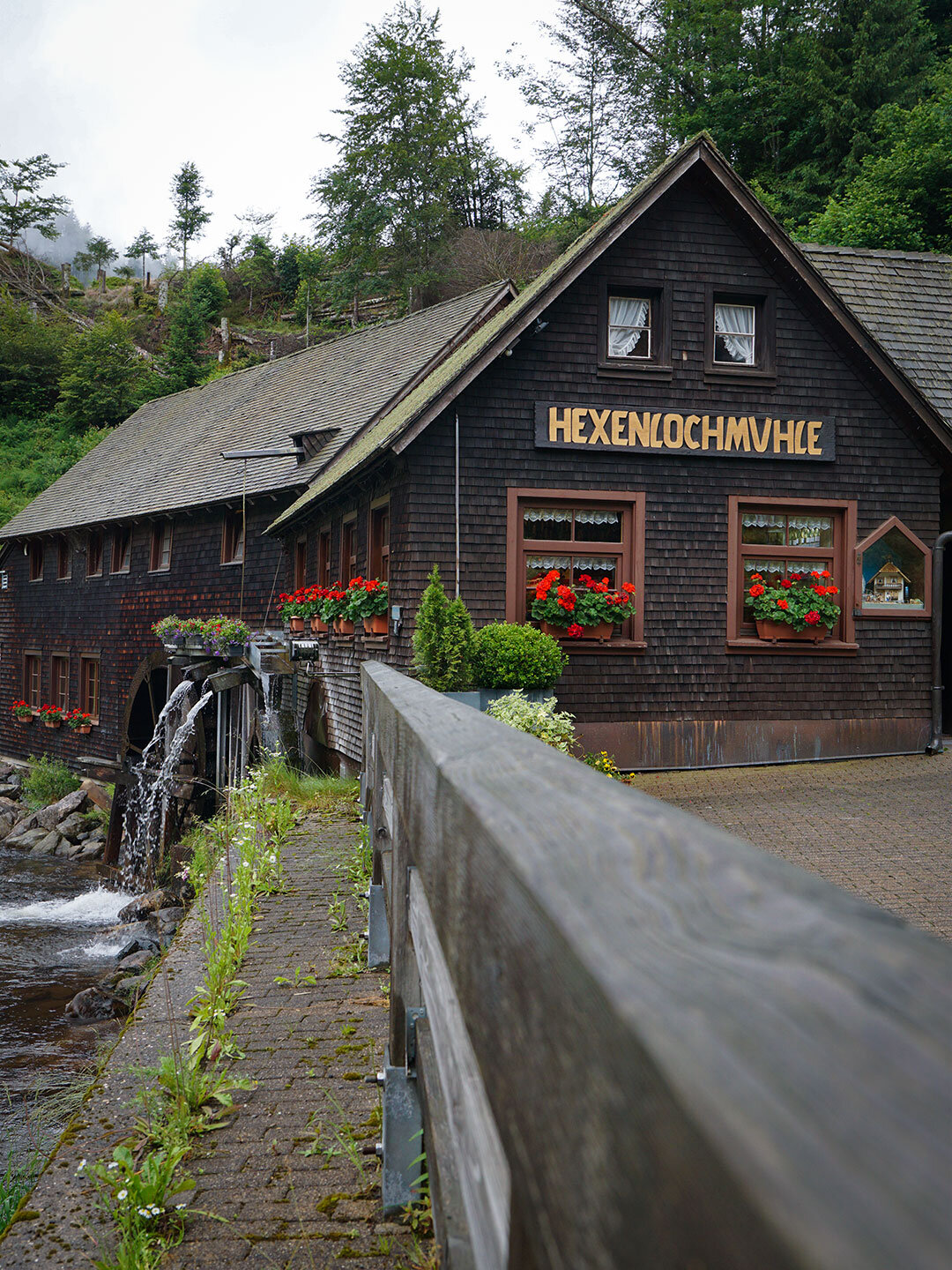 die Hexenlochmühle beherbergt ein Restaurant