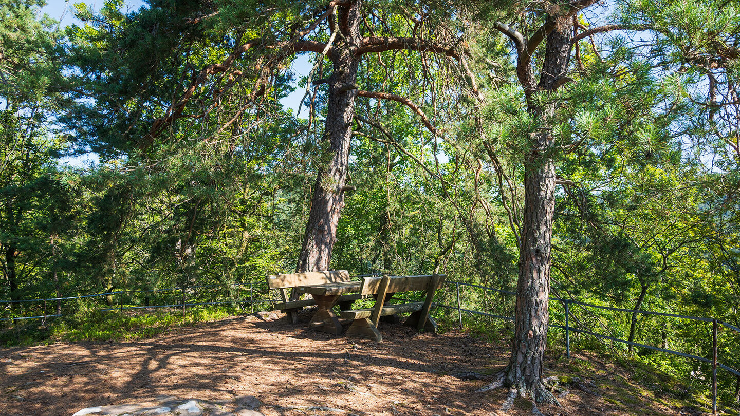 Rastplatz auf dem Krappenfelsen auf der Eulenfels-Tour