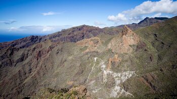 der Vulkandom Risco Blanco vor dem Teno Gebirge während der Wanderung