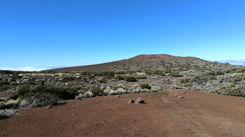 der Vulkankegel des Montaña Limón entlang der Wanderung 34