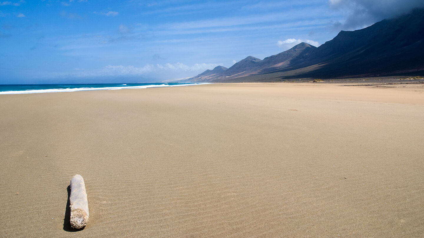 der weite Strand der Playa de Cofete auf Fuerteventura