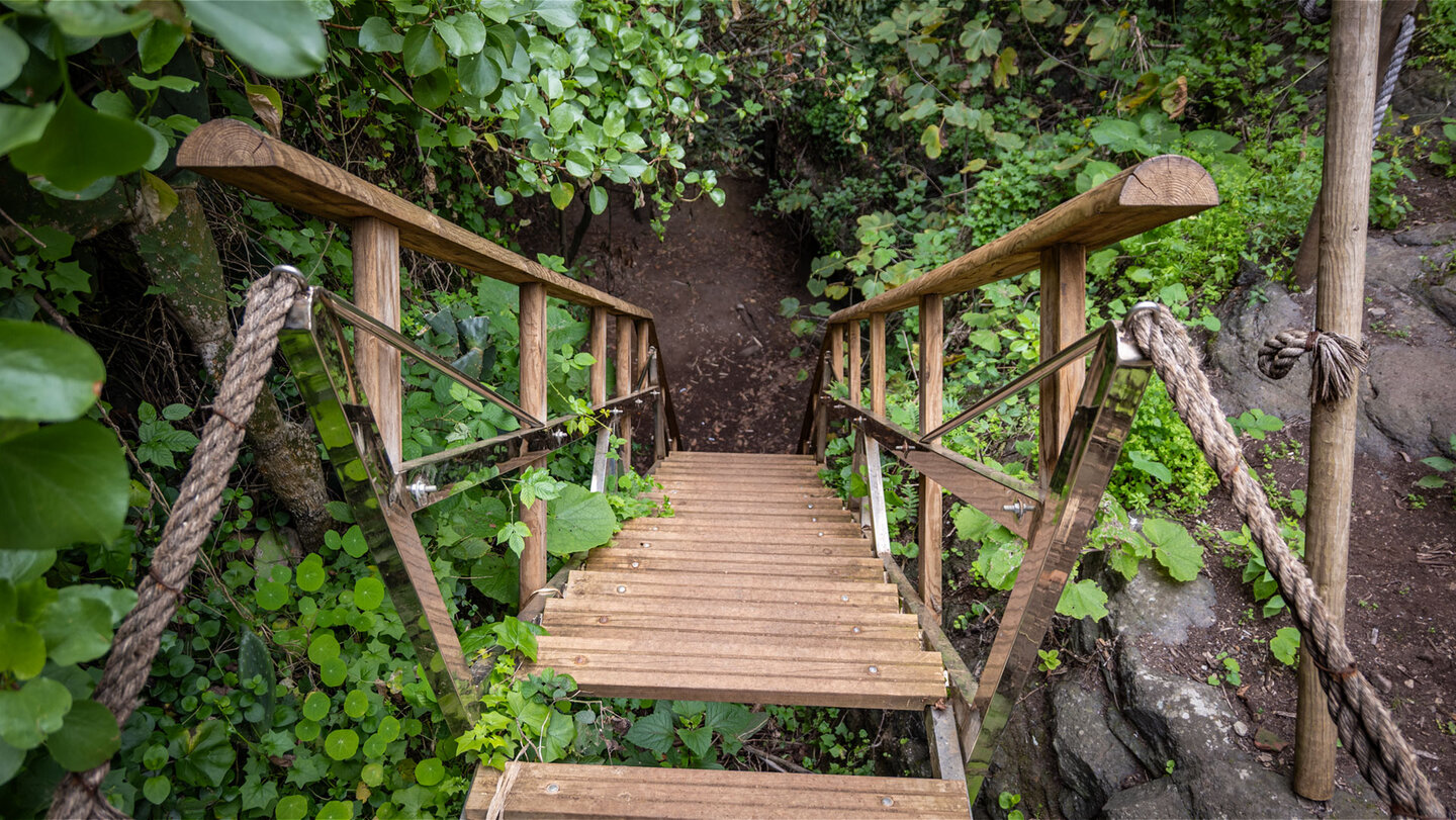 Stufe für Stufe erschließt sich die Álamo-Schlucht – nicht umsonst trägt sie den Beinamen Sendero de las Escaleras, der Weg der Treppen.