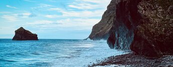 Küstenblick an den Ruínas de São Jorge