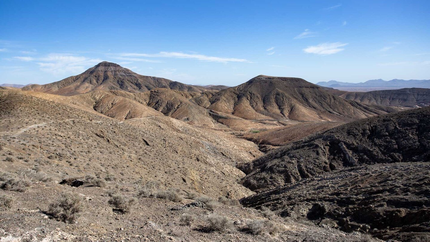 Ausblick auf die umliegende Berglandschaft mit dem Montaña Redonda