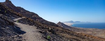 grandioser Ausblick zur Südspitze der Insel Fuerteventura vom Wanderweg am Montaña Cardón