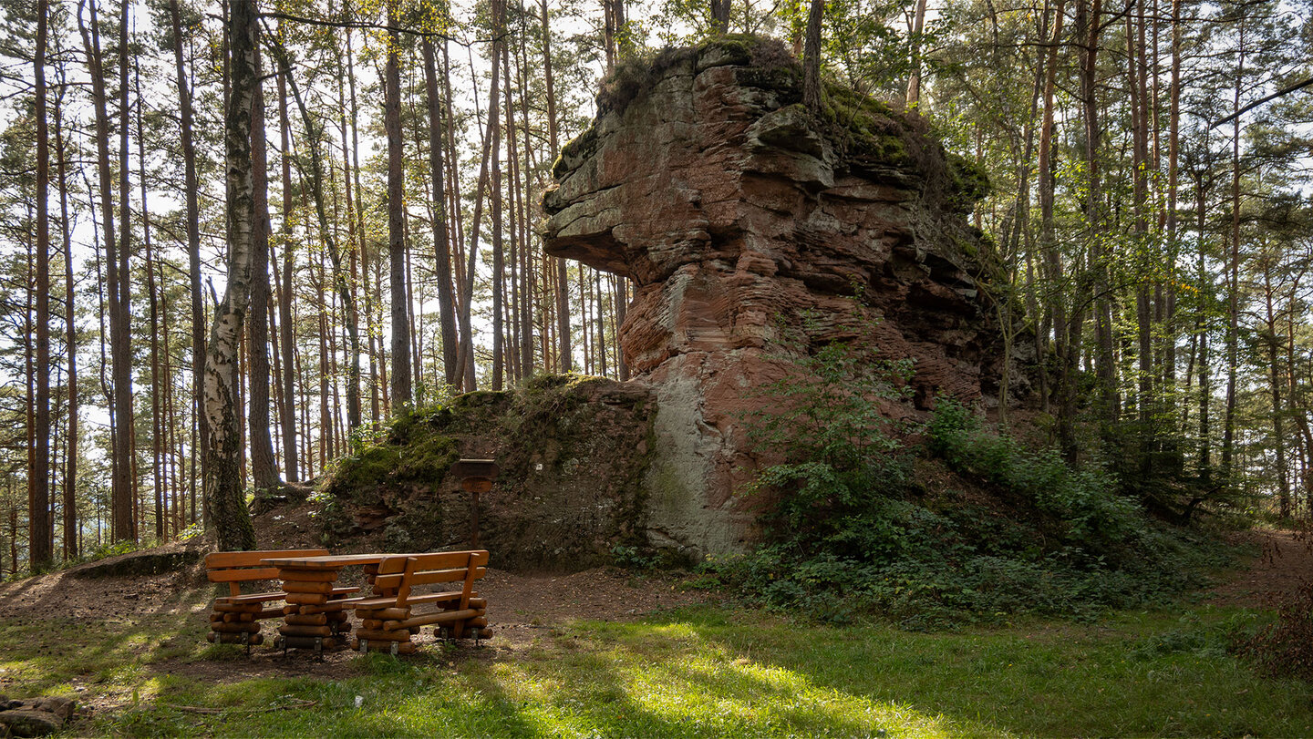 Der elwetrische Rasierplatz - humorvoll mit Steckdose dekoriert Rastplatz elwetrischer Rasierplatz
