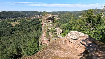 Ausblick über das Bundsandsteinriff Spirkelbacher Rauhfels