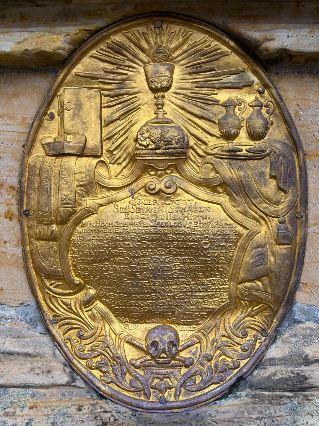 Plakette an der Basilika