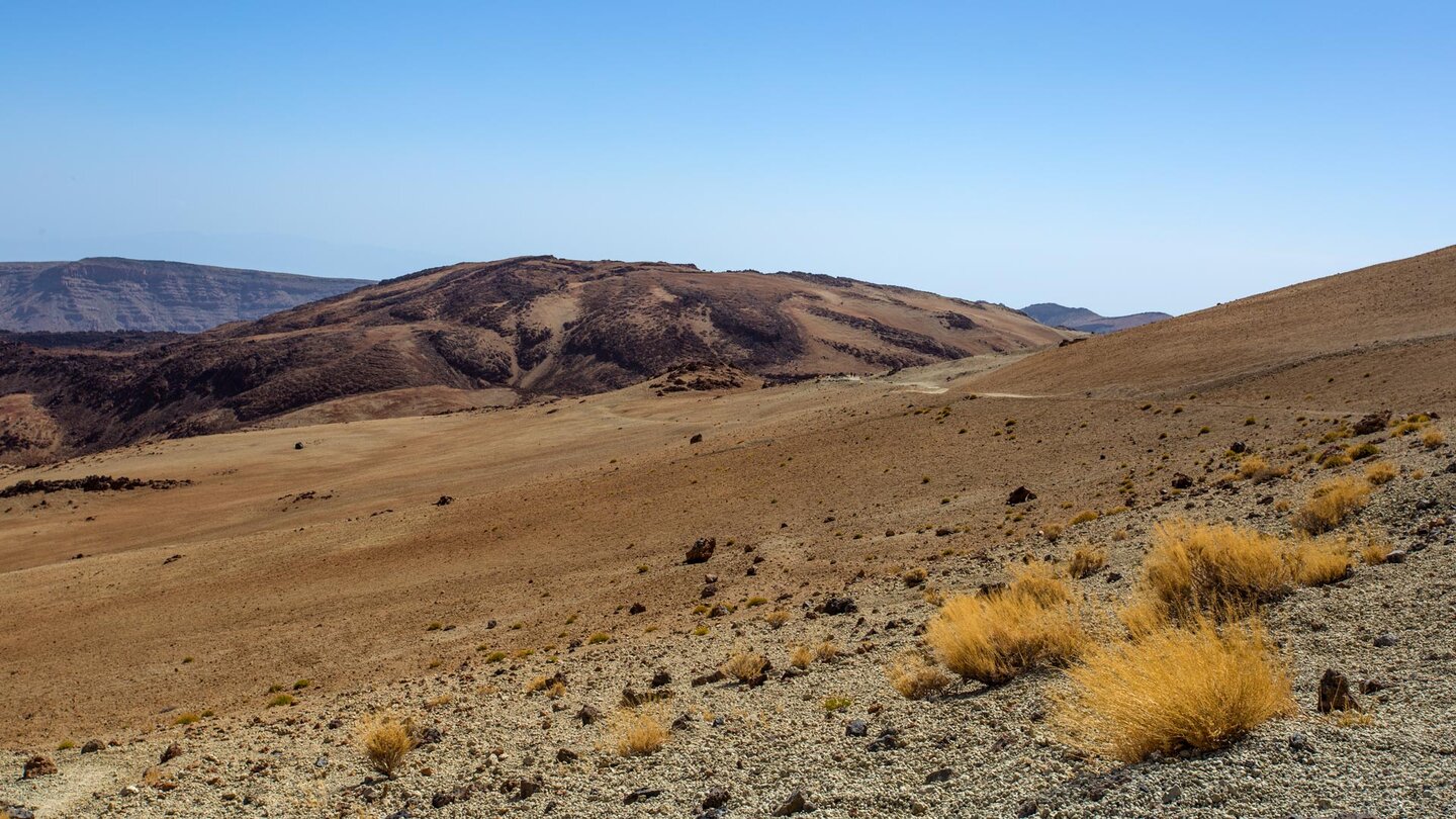 Blick auf den Moñtana Rajada vom Wanderweg