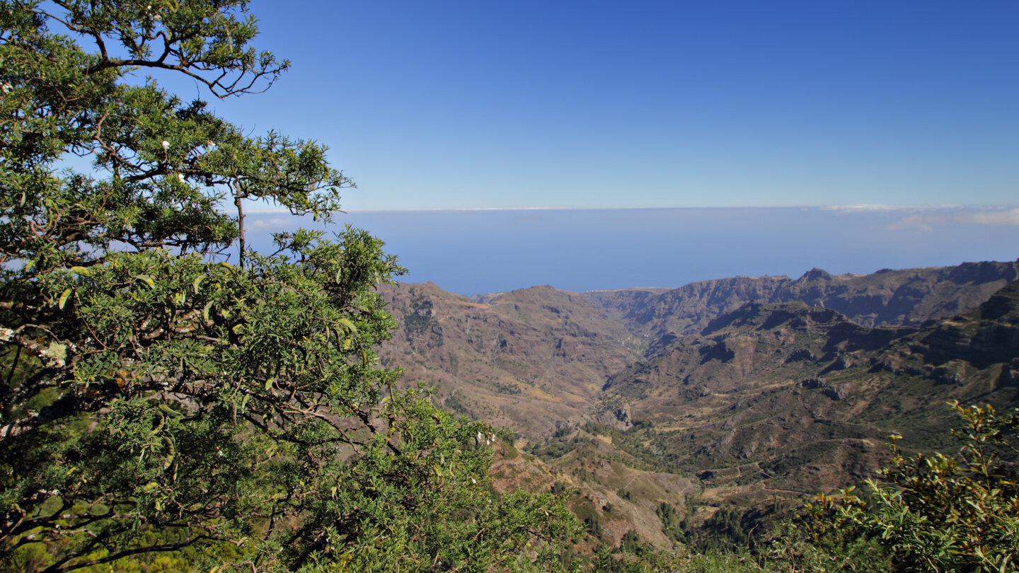 Blick in den Süden der Insel vom Aussichtspunkt Mirador de Tajaque auf La Gomera