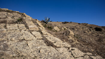 Die Felsformationen am Flysch del Estrecho bei Tarifa sind beeindruckend
