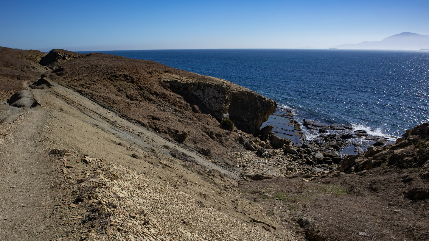 Der Sendero Colada de la Costa verläuft an der Abrisskante der Küste - ein stummer Wächter aus Stein