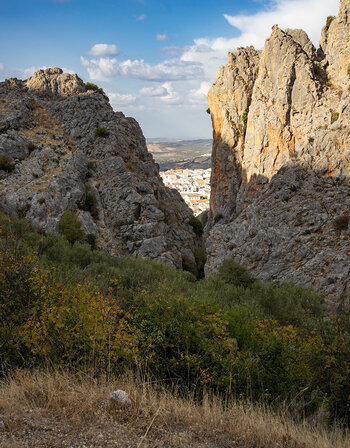 Zuheros durch die Klippen des Cañón del Río Bailón