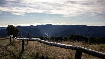 Ausblick vom Schauinsland auf den Feldberg und Schwarzwaldtäler