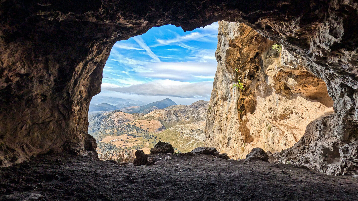 Höhle Cueva del Morrión am La Tiñosa