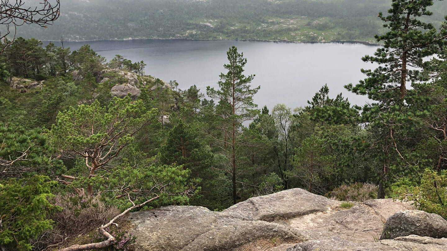Ausblick über den Lysefjord vom Wanderweg Blick auf den Lysefjord vom Wanderweg