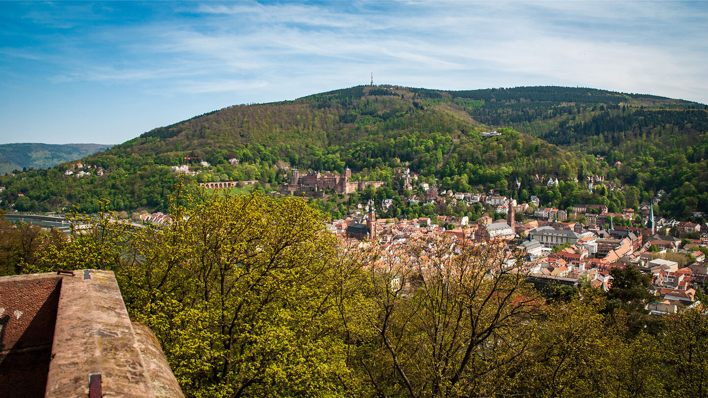 Ein Ausblick auf Geschichte und Natur von der Bismarck-Säule in Heidelberg Ausblick von der Bismarck-Säule in Heidelberg
