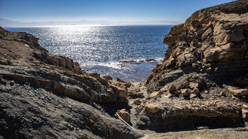 Küstenwanderweg Colada de la Costa mit Klippen, Schluchten und Panorama auf Afrika