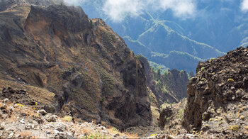 steile von Erosion geprägte Berggrate