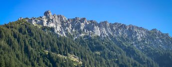 markante Bergkette des Drei-Schwestern-Massivs