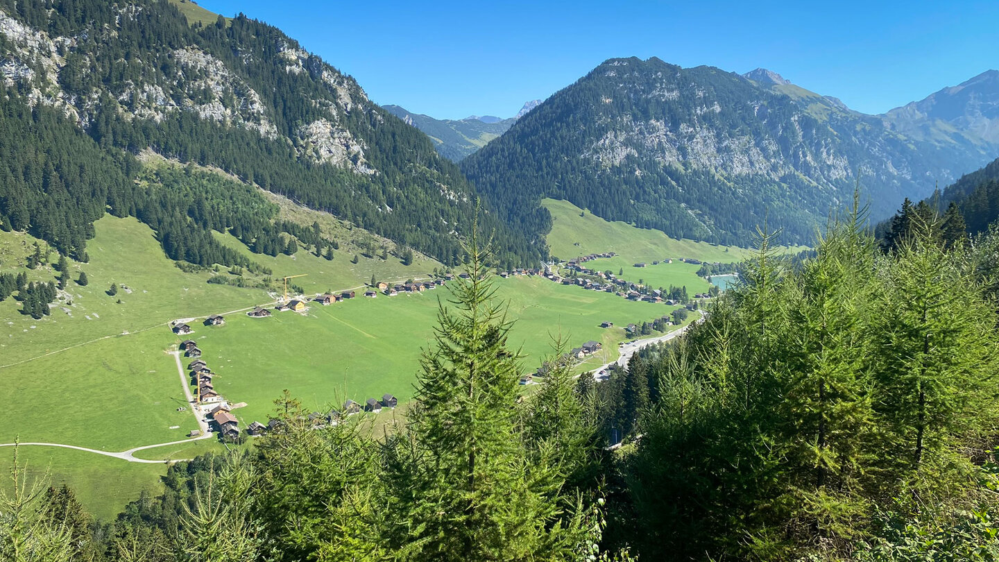 Blick auf das Dorf Steg im Saminatal das Dorf Steg im Saminatal