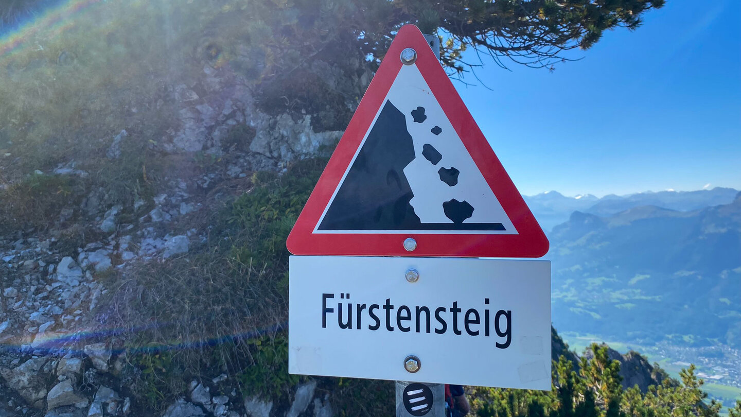 Warnschild am Einstieg des Fürstensteigs Warnschild am Einstieg des Fürstensteigs