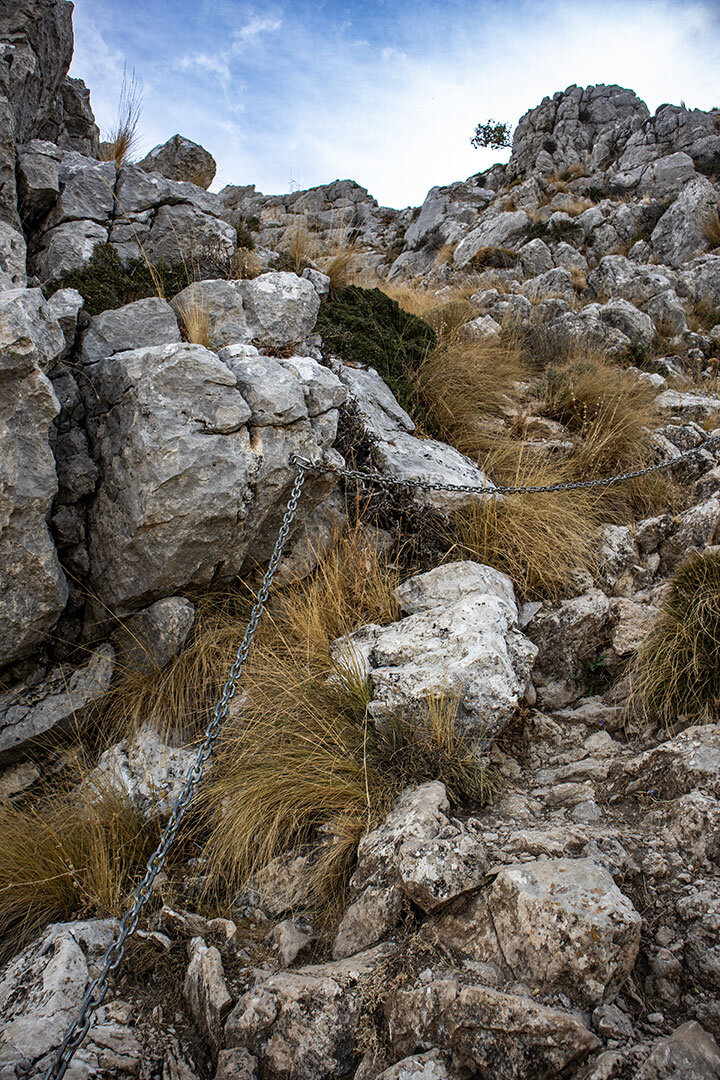 Kettenpassage durch die Felsen am La Tiñosa