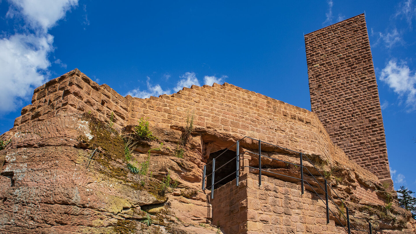 Ruine der Burg Scharfenberg in der Pfalz