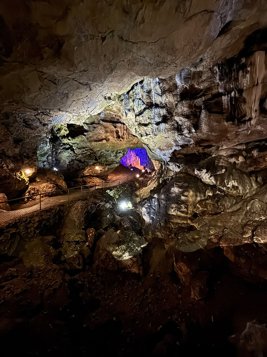 faszinierende Räume in der Nebelhöhle in der Schwäbischen Alb faszinierende Räume in der Nebelhöhle