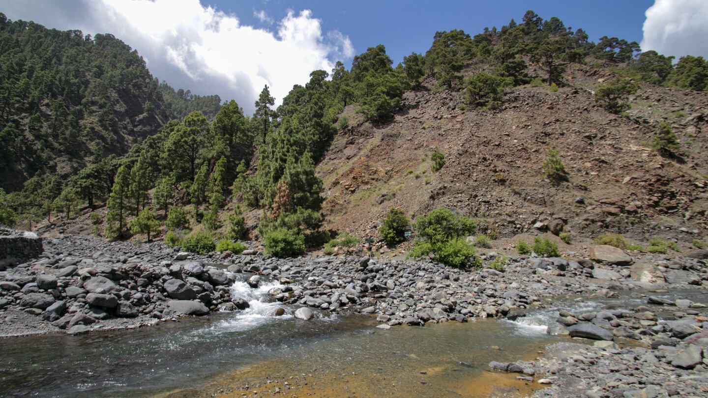 Dos Aguas am Zusammenfluss des Rio Taburiente und des Rio Almendro Amargo auf der Wanderung durch die Caldera Dos Aguas auf der Wanderung durch die Caldera