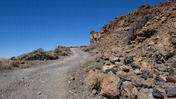 der erste Wegabschnitt der Rundwanderung Sanatorio verläuft über eine Piste