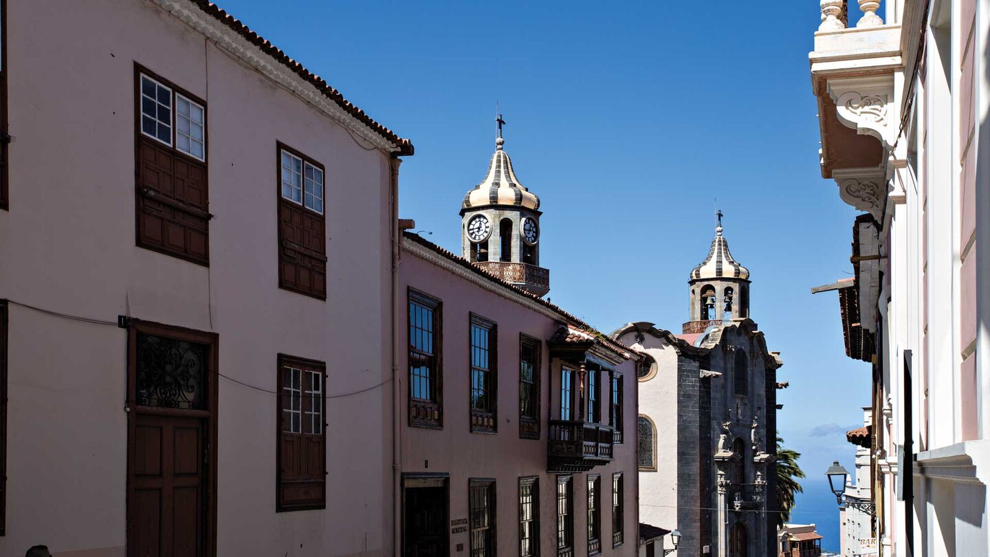 die Calle Tomás Pérez in La Orotava führt zur Iglesia de Nuestra Señora de la Concepción die Calle Tomás Pérez in La Orotava auf Teneriffa