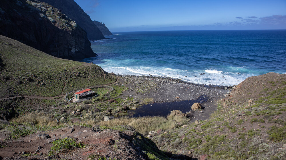 Steinstrand Playa de Tamadite im Anaga-Gebirge - Teneriffa