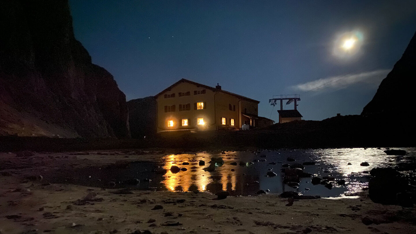 Abendstimmung an den Vajolettürmen und der Gartlhütte Abendstimmung an den Vajolettürmen und der Gartlhütte