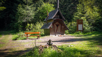 Hexentanzplatz – Schnittpunkt zweier Wanderwege im Nordschwarzwald