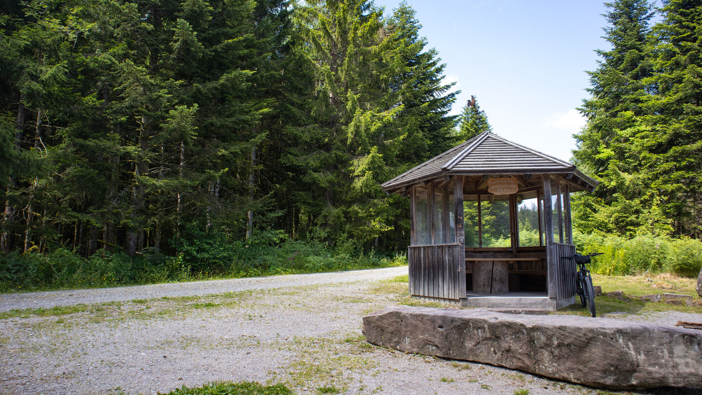 Pavillon am Rastplatz Huzenbacher Seeblick