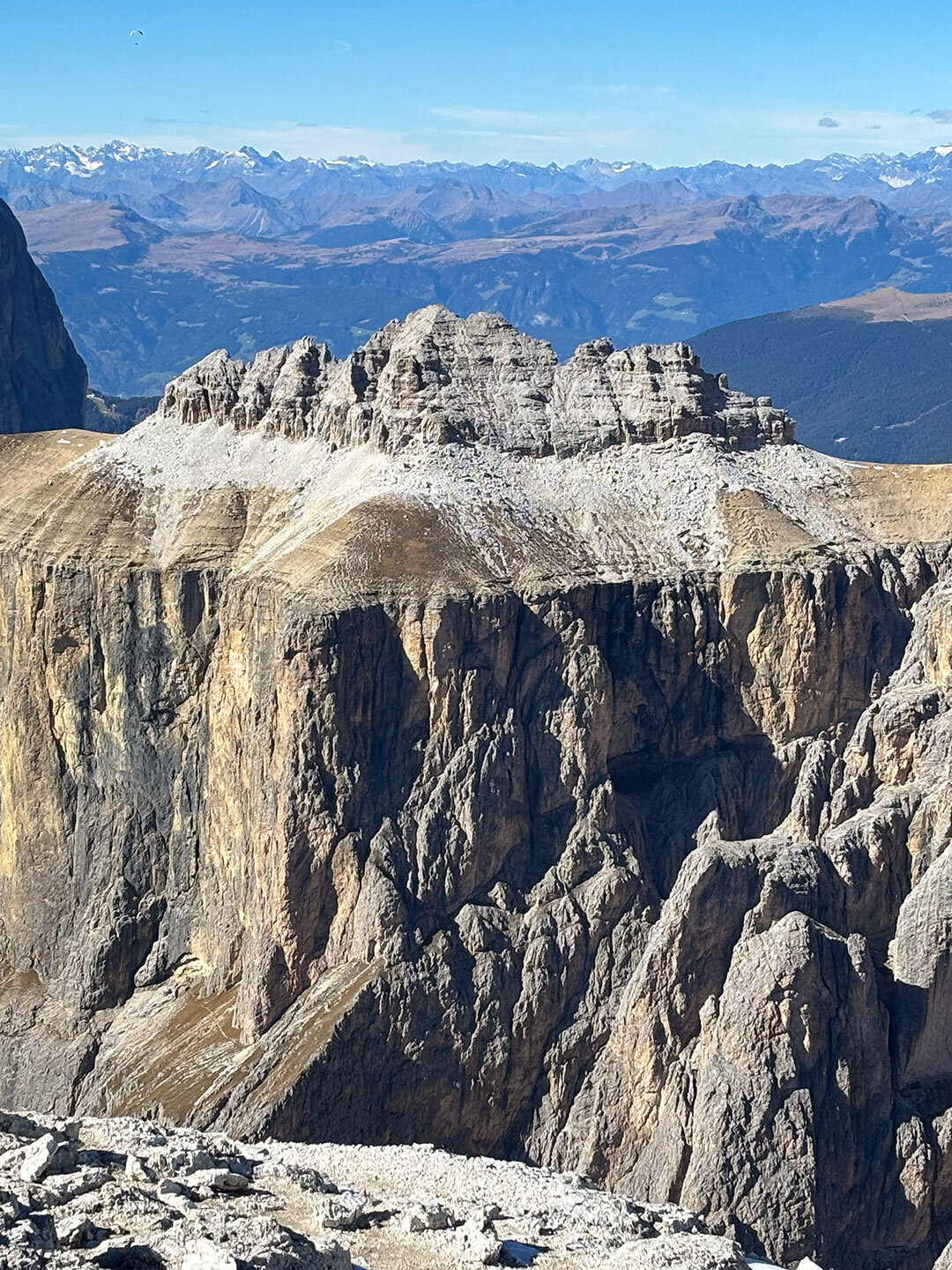Piz Ciavazes vor dem Alpenpanorama