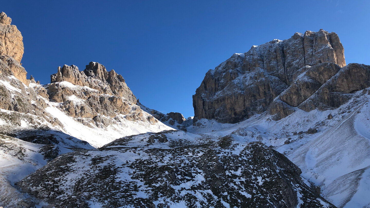 vom Grasleitenpass sind sowohl Kesselkogel als auch Valbonspitz gut zu erreichen Ausgangspunkt Grasleitenpass für Kesselkogel und Valbonspitz