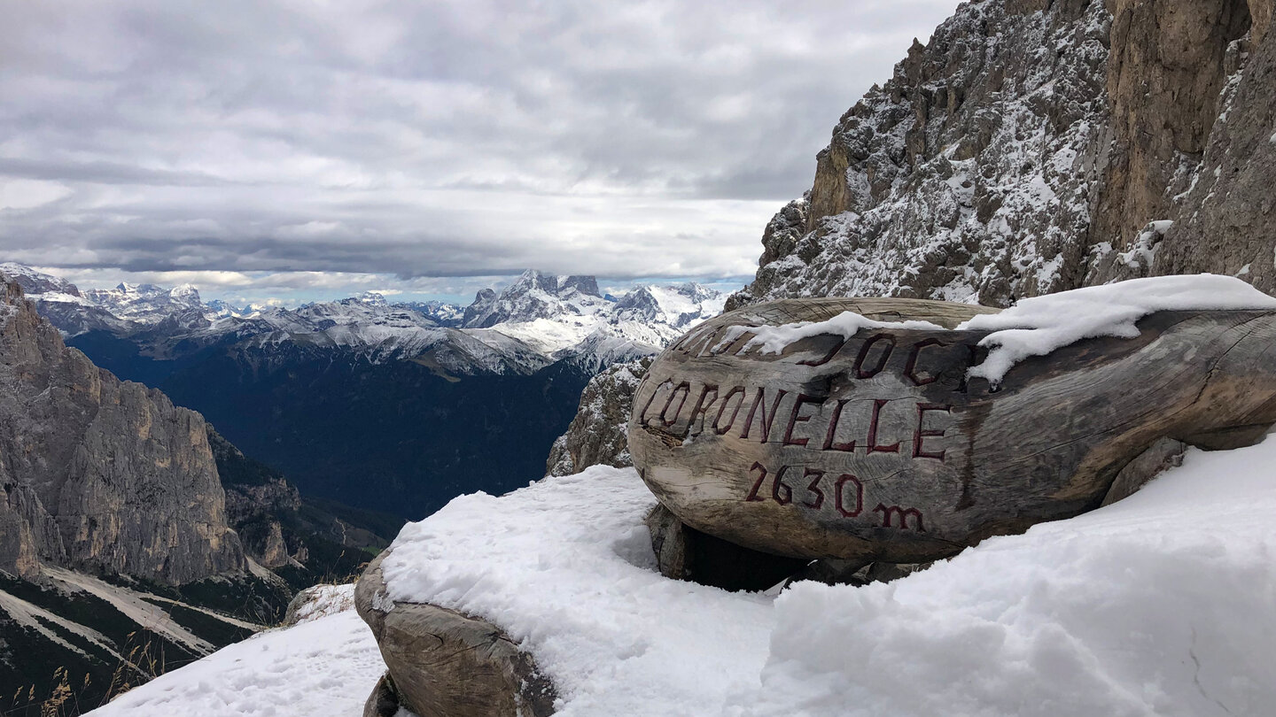 das Tschagerjoch oder Passo delle Coronelle auf 2.630m Höhe Tschagerjoch oder Passo delle Coronelle